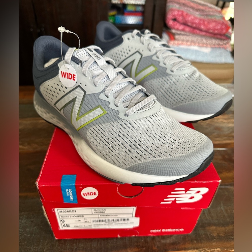 New In Box New Balance Men's 9 520 V7 Running Shoes Extra Wide. Grey Comfort 4E